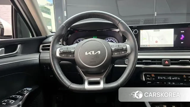 Kia K5 3rd generation 2023 Белый из Кореи, фото 5