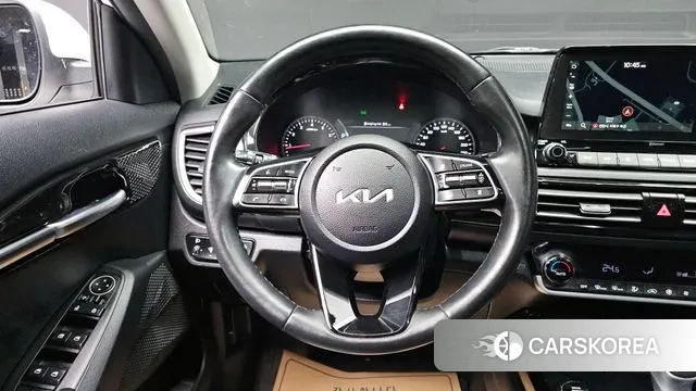 Kia Seltos 2022 Белый из Кореи, фото 5