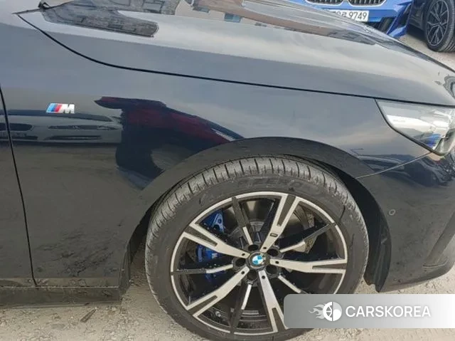 BMW 5 Series (G60) 2025 Черный из Кореи, фото 5