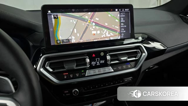 BMW X3 (G01) 2024 Светло-серебряный цвет из Кореи, фото 5