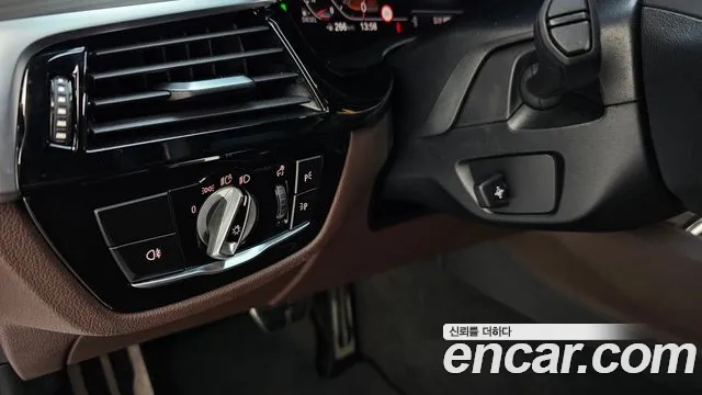 BMW 5 Series (G30) 2020 Белый из Кореи, фото 5