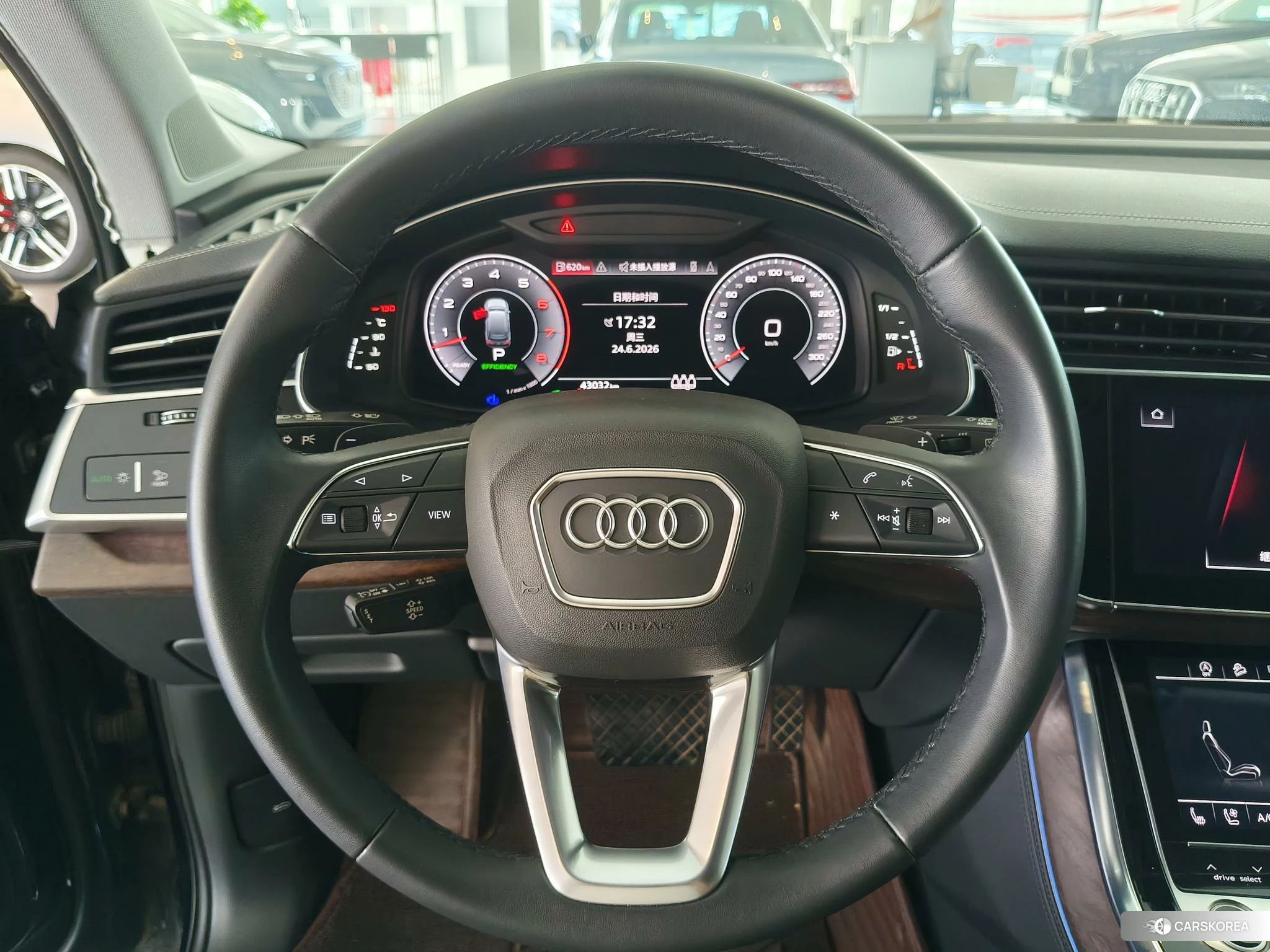 Audi Q7 2022 Черный из Китая, фото 5
