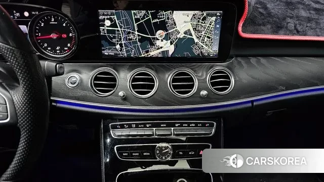 Mercedes-Benz E-Class W213 2018 Серебряный из Кореи, фото 5