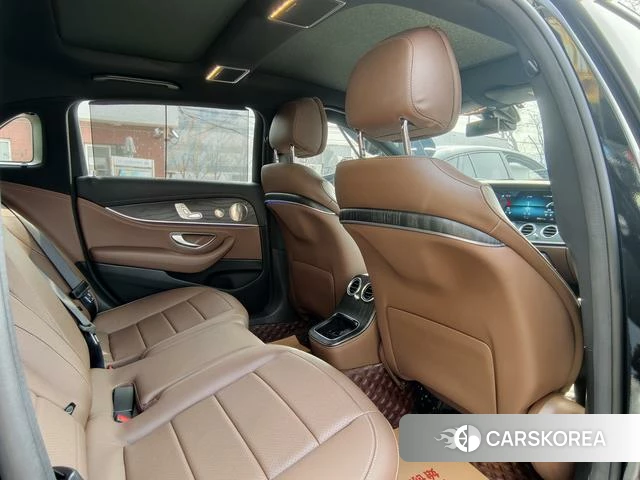 Mercedes-Benz E-class 2023 Черный из Китая, фото 5