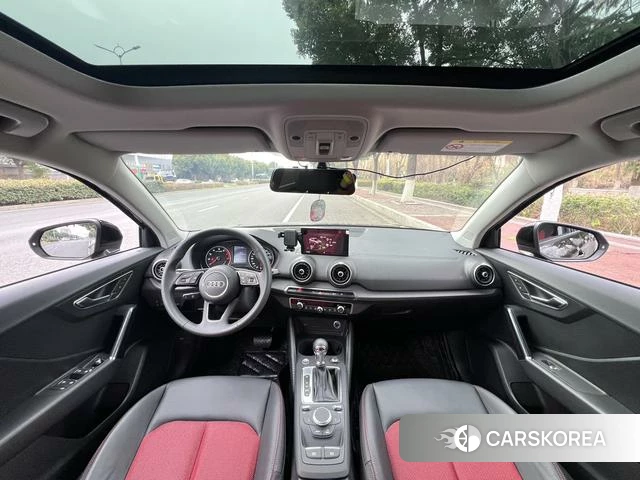 Audi Q2L 2021 Темно-серый из Китая, фото 5