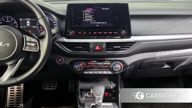 Kia The New K3 2nd generation 2023 Белый из Кореи, фото 5