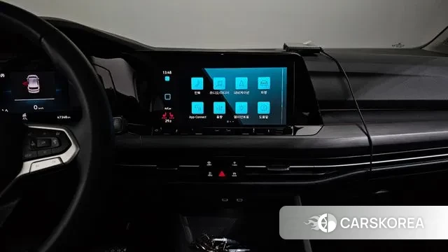 Volkswagen Golf 8th Generation 2022 Белый из Кореи, фото 5