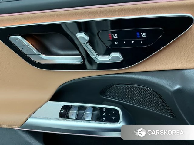 Mercedes-Benz E-Class W214 2025 Песочный из Кореи, фото 5