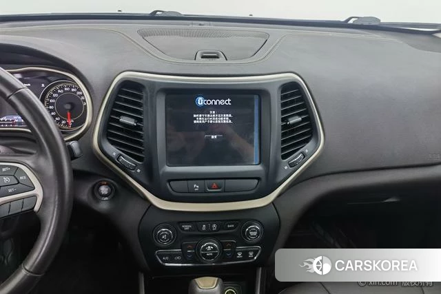Jeep Free light 2018 Белый из Китая, фото 5