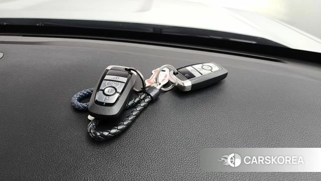 Ford Explorer 6th Generation 2019 Белый из Кореи, фото 5