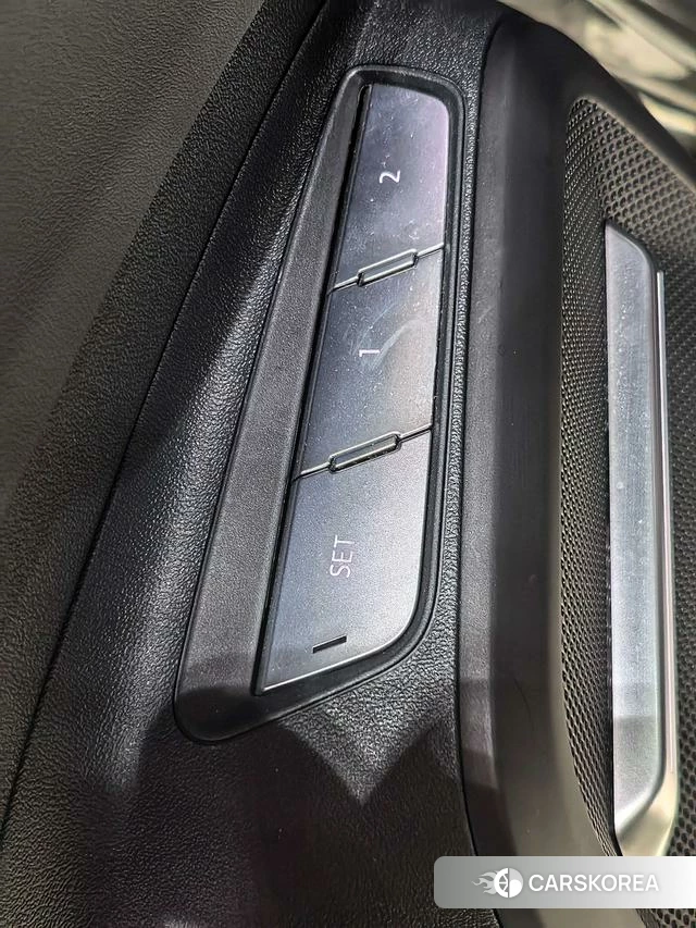 Audi Q6 2024 Темно-серый из Китая, фото 5