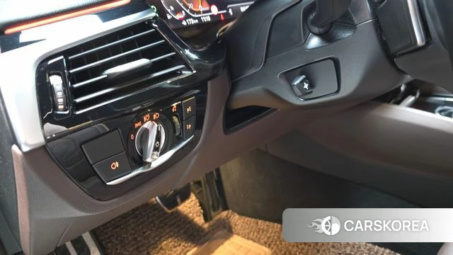 BMW 5 Series (G30) 2022 Синий из Кореи, фото 5