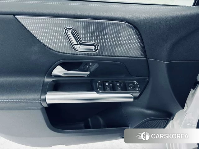 Mercedes-Benz Class B 2022 Белый из Китая, фото 5