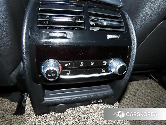 BMW 5 Series (G30) 2023 Белый из Кореи, фото 5