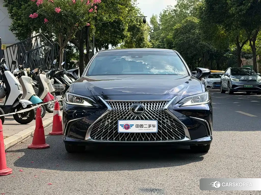 Lexus ES 2021 Черный из Китая, фото 5