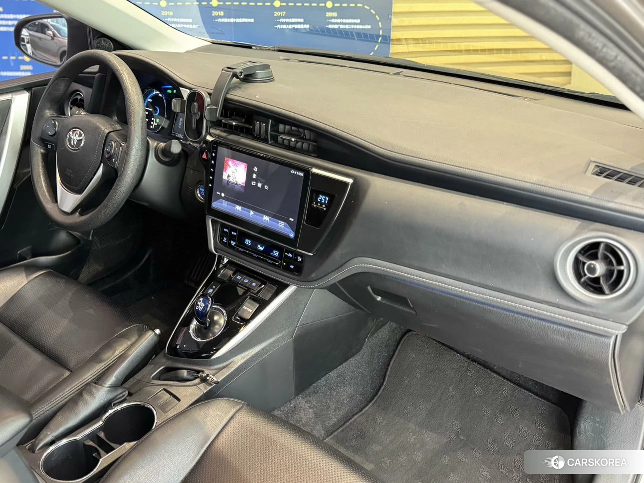 Toyota Corolla dual engine E+ 2019 Шампань из Китая, фото 5