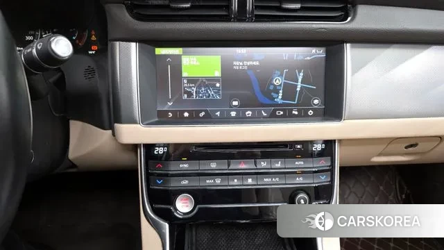 Jaguar XF (X260) 2018 Белый из Кореи, фото 5