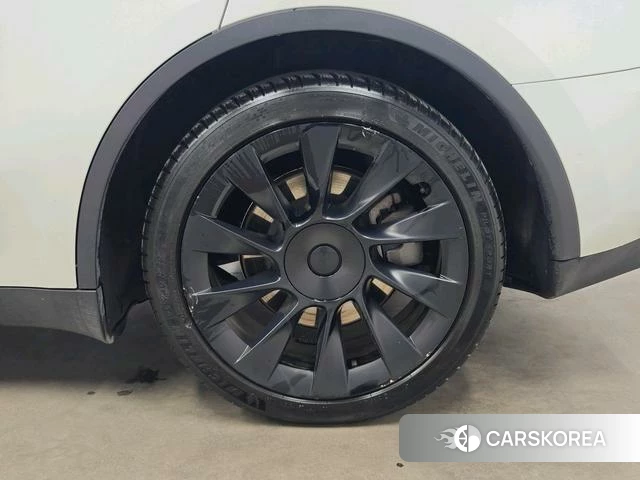 Tesla Model Y 2023 Белый из Китая, фото 5