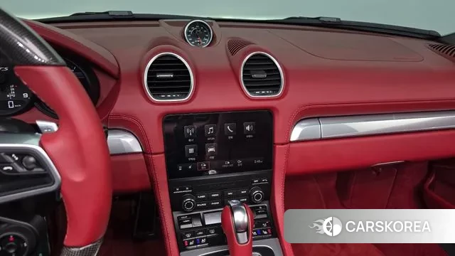 Porsche 718 Boxster 2024 Серебристо-серый из Кореи, фото 5