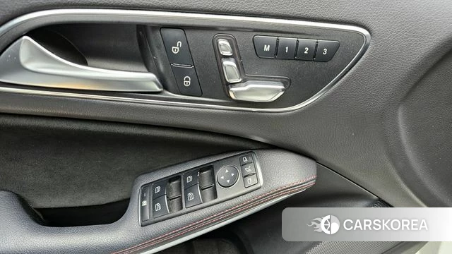 Mercedes-Benz A-Class W176 2018 Белый из Кореи, фото 5