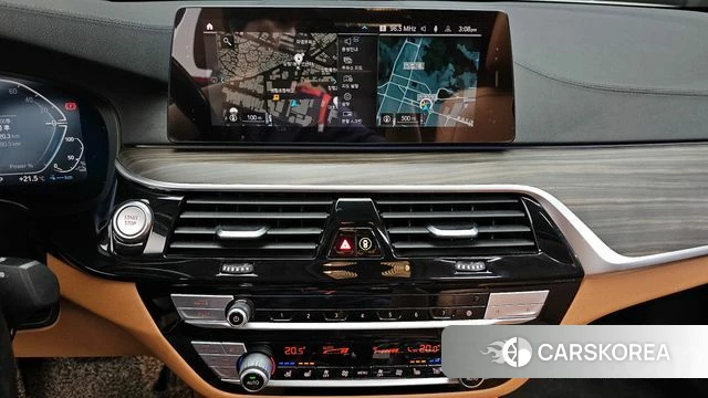 BMW 5 Series (G30) 2019 Белый из Кореи, фото 5