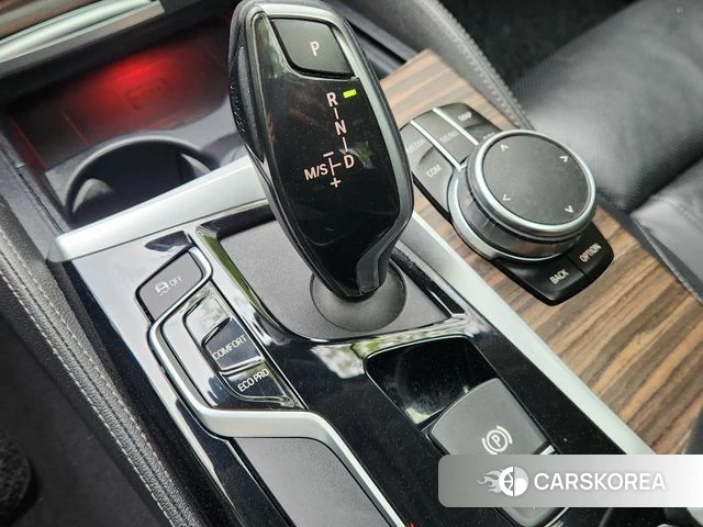 BMW 5 Series (G30) 2019 Белый из Кореи, фото 5