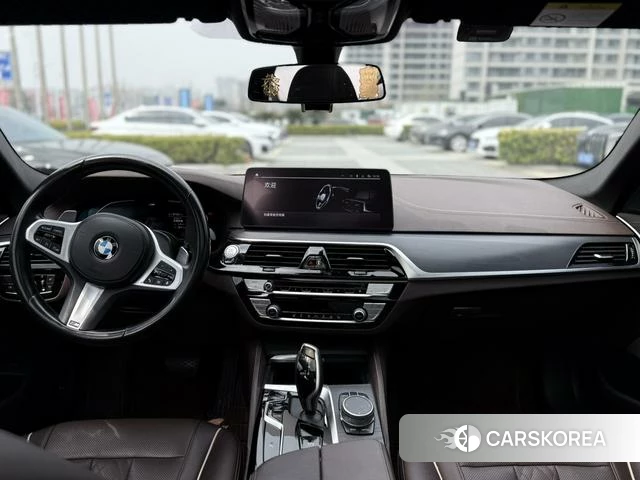 BMW 5 series 2021 Черный из Китая, фото 5