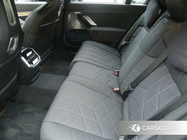 BMW i7 2023 Черный из Китая, фото 5