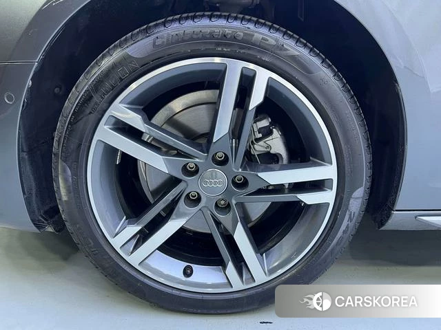 Audi A4L 2021 Темно-серый из Китая, фото 5