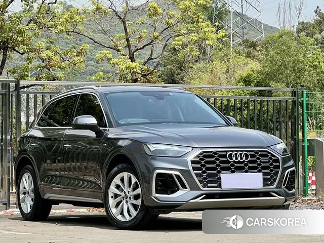Audi Q5L 2022 Темно-серый из Китая, фото 5