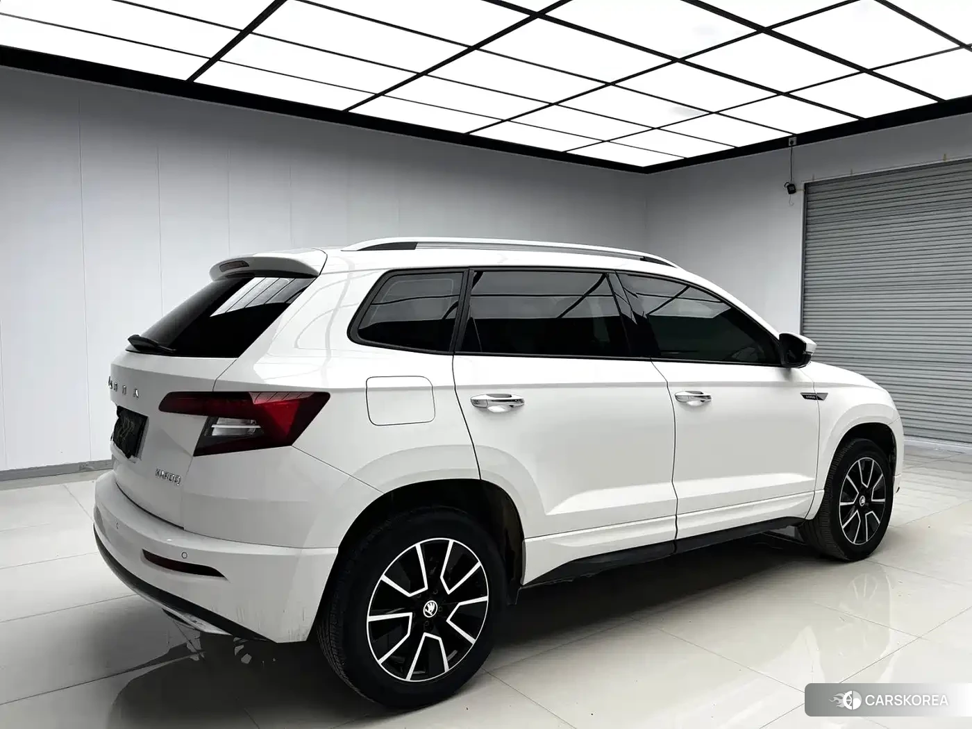 Skoda Karoq 2022 Белый из Китая, фото 5