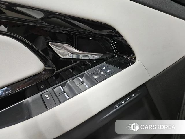 Land Rover Range Rover Evoque 2nd Generation 2024 Белый из Кореи, фото 5