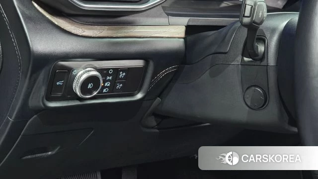 Ford Explorer 6th Generation 2023 Белый из Кореи, фото 5