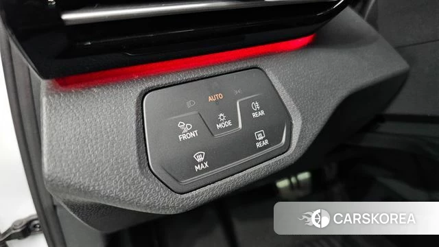 Volkswagen ID.4 2023 Белый из Кореи, фото 5