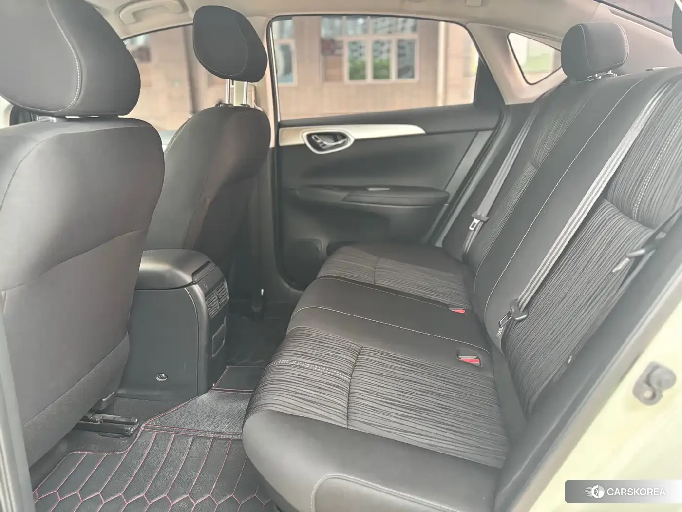 Nissan Sylphy 2024 Белый из Китая, фото 5