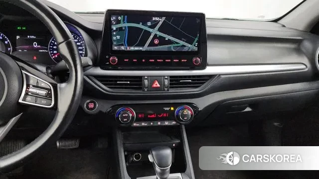 Kia The New K3 2nd generation 2021 Белый из Кореи, фото 5