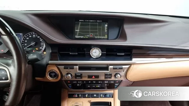 Lexus New ES300h 2018 Серый из Кореи, фото 5