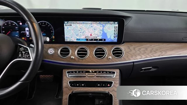 Mercedes-Benz E-Class W213 2021 Серебряный из Кореи, фото 5
