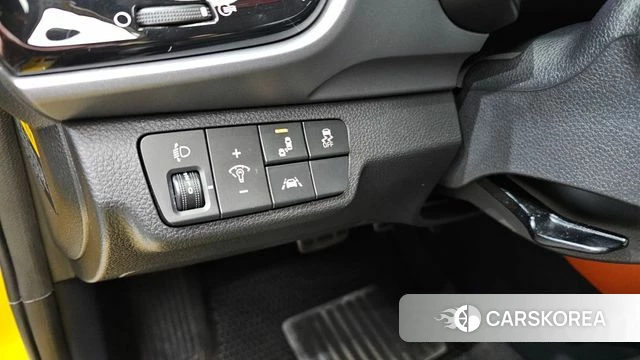 Kia Stonic 2018 Желтый из Кореи, фото 5