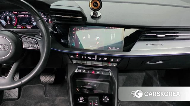 Audi A3 (8Y) 2023 Белый из Кореи, фото 5