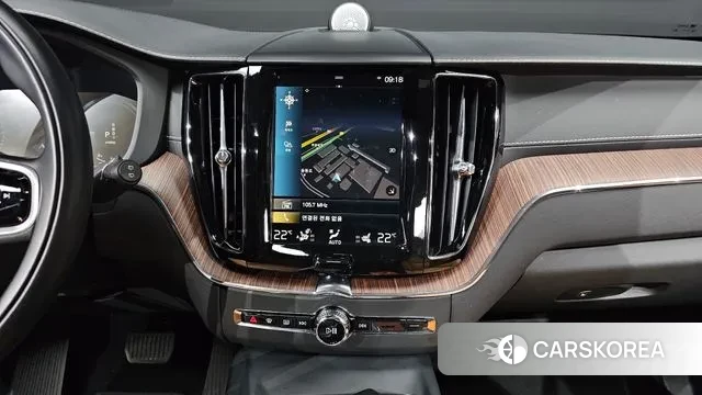 Volvo XC60 second Generation 2021 Белый из Кореи, фото 5