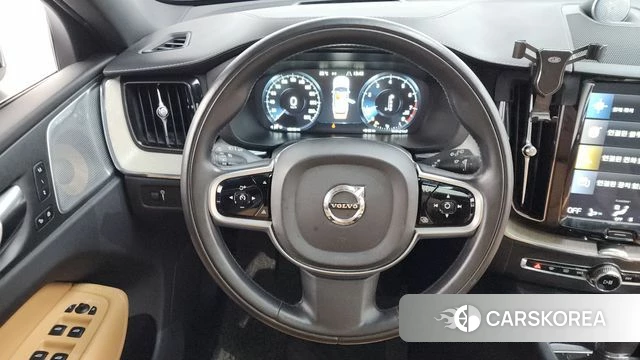 Volvo XC60 second Generation 2018 Черный из Кореи, фото 5