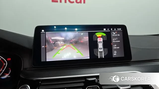 BMW 5 Series (G30) 2023 Серебристо-серый из Кореи, фото 5