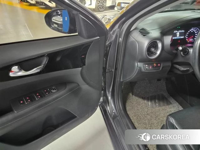 Kia The New K3 2nd generation 2022 Серый из Кореи, фото 5