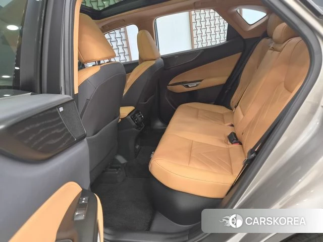 Lexus NX350h Second generation 2023 Серебристо-серый из Кореи, фото 5