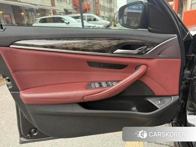 BMW 5 series 2019 Черный из Китая, фото 5