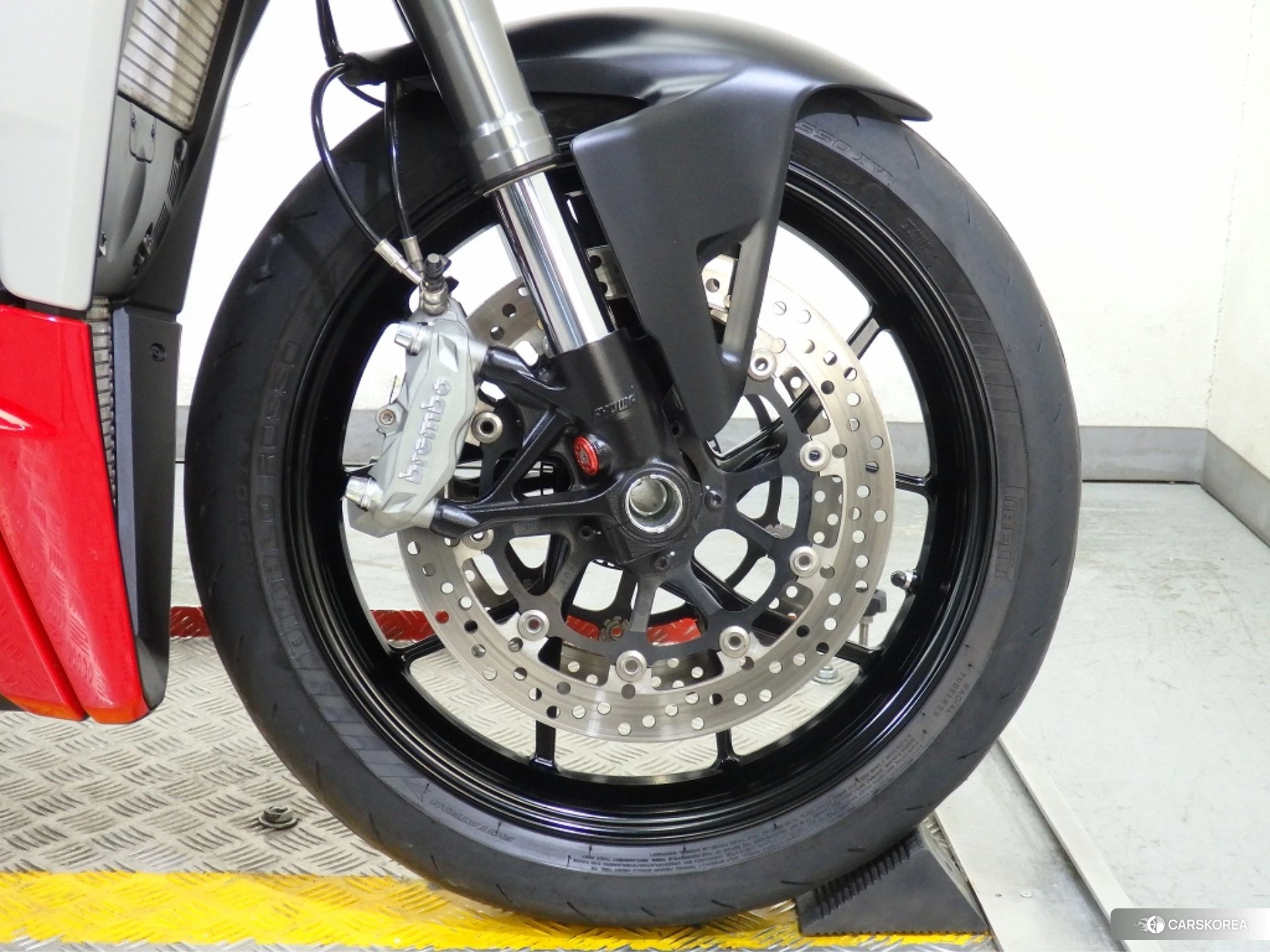 Проданный Ducati STREETFIGHTER V2 2022 из Японии