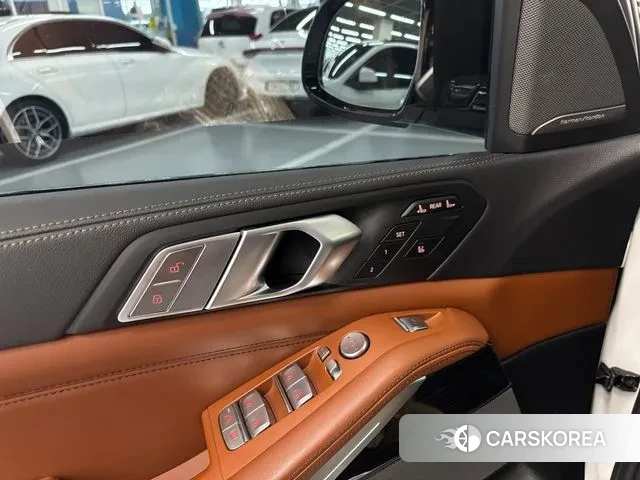 BMW X7 (G07) 2020 Белый из Кореи, фото 5