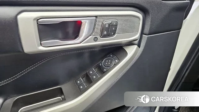 Ford Explorer 6th Generation 2022 Белый из Кореи, фото 5