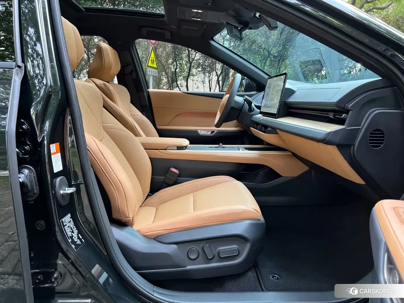 Lexus ES 2026 Черный из Китая, фото 5
